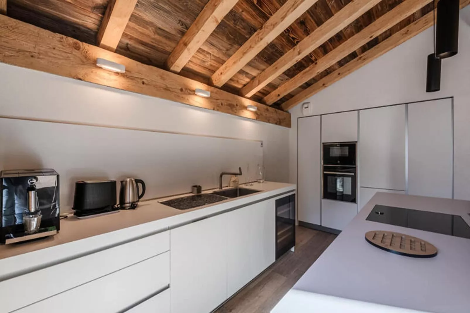 Résidence Black Wood-Kitchen