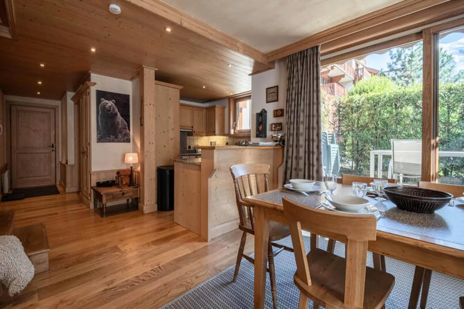 Chalets Du Savoy-Dining room