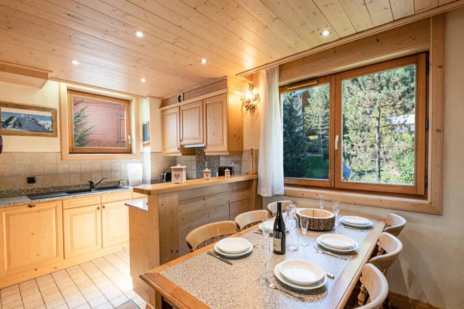 Chalets Du Savoy-Dining room