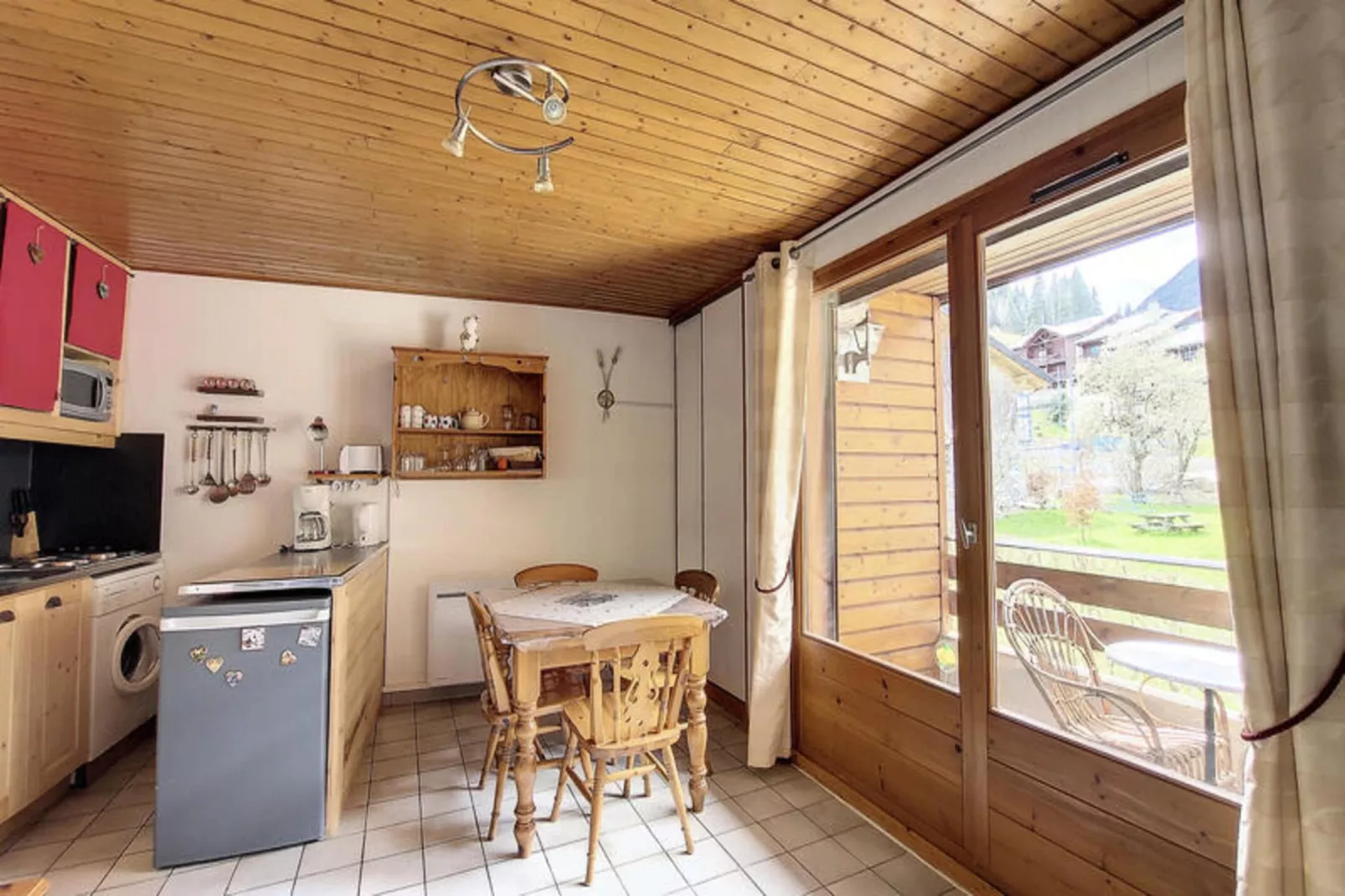 Appartements à Saint Jean d'Aulps-Esszimmer