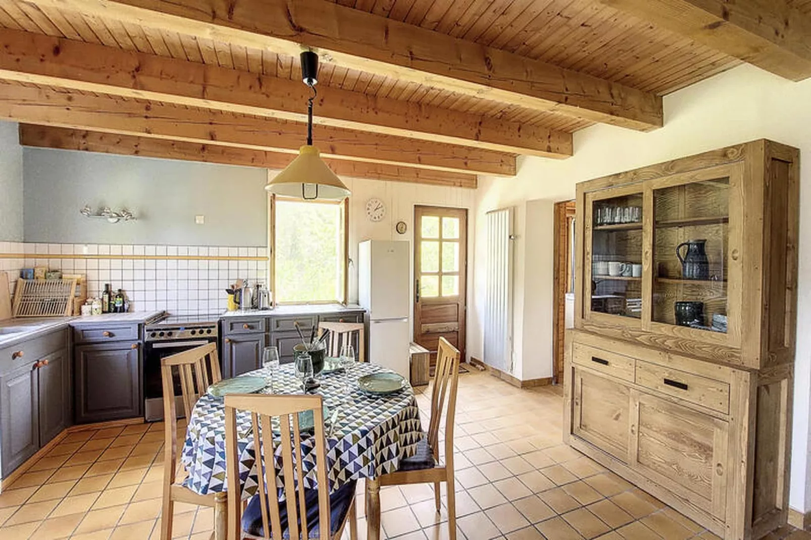 Chalets à Seytroux (Haute-Savoie)-Salle à manger