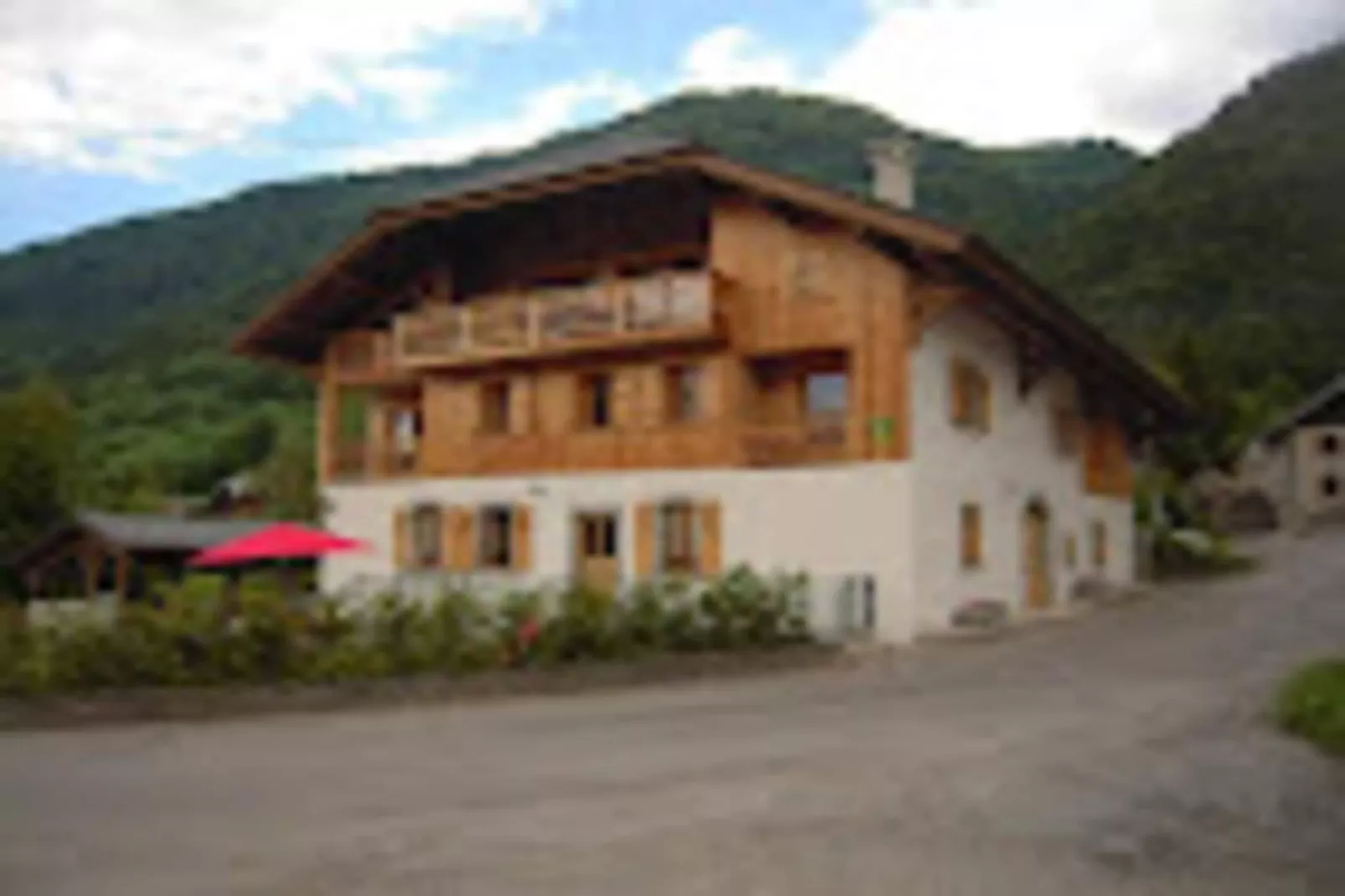 Résidence Odalys Le Buet**-Exterior in summer