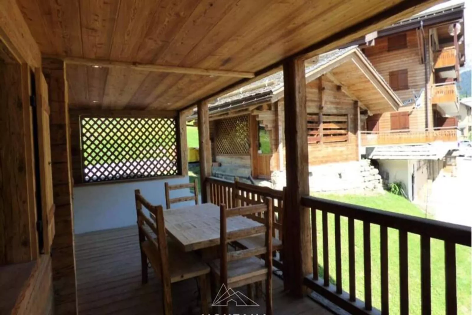 Chalet Rayjeanne-Außenbereich Sommer