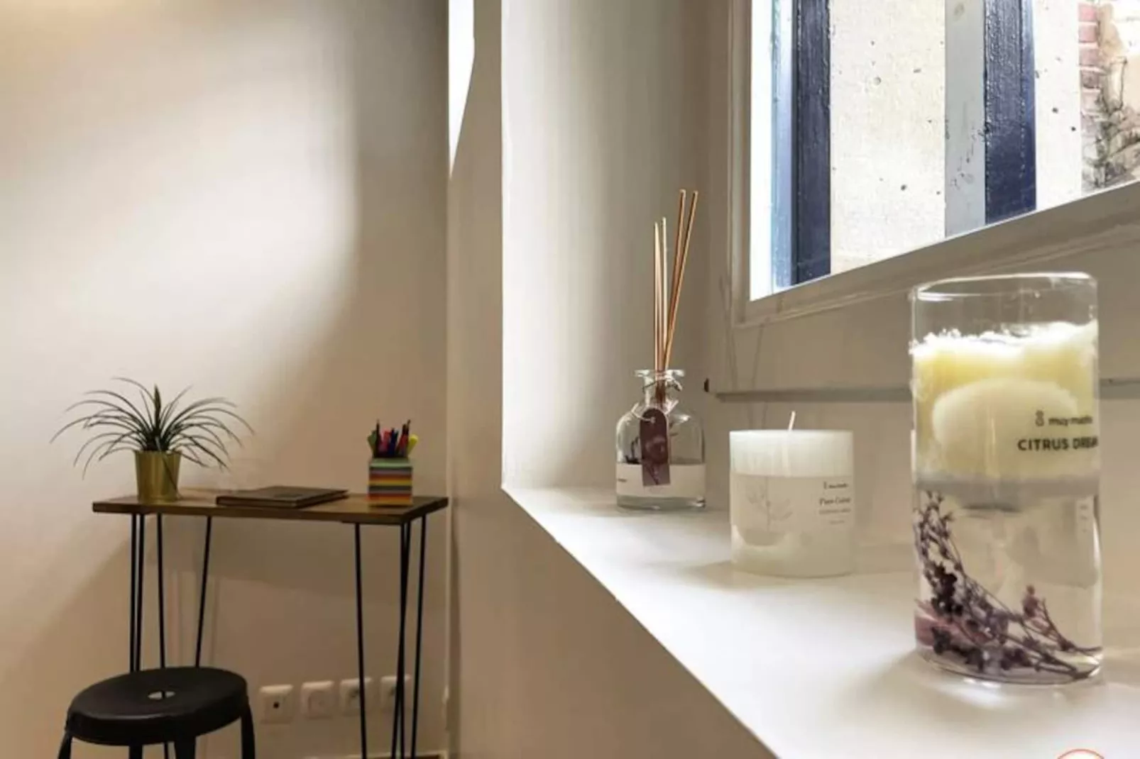 🚂 The Central Station - Parking - 50m Gare-Image-tags.