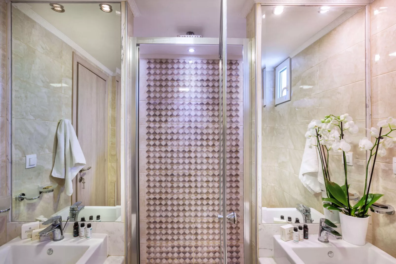Holiday homes Sunny Villas Resort and SPA, Chanioti-SPA VILLA (1 BEDROOM)-Salle de bain