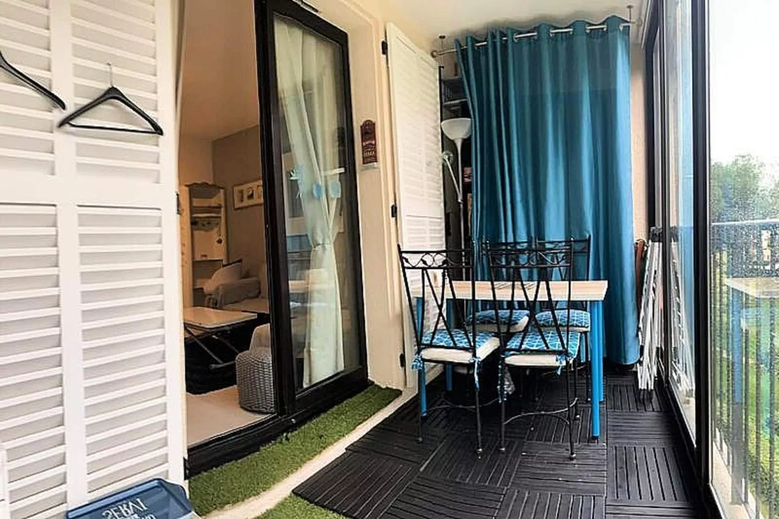 Résidence Luberon Loisir-View in summer