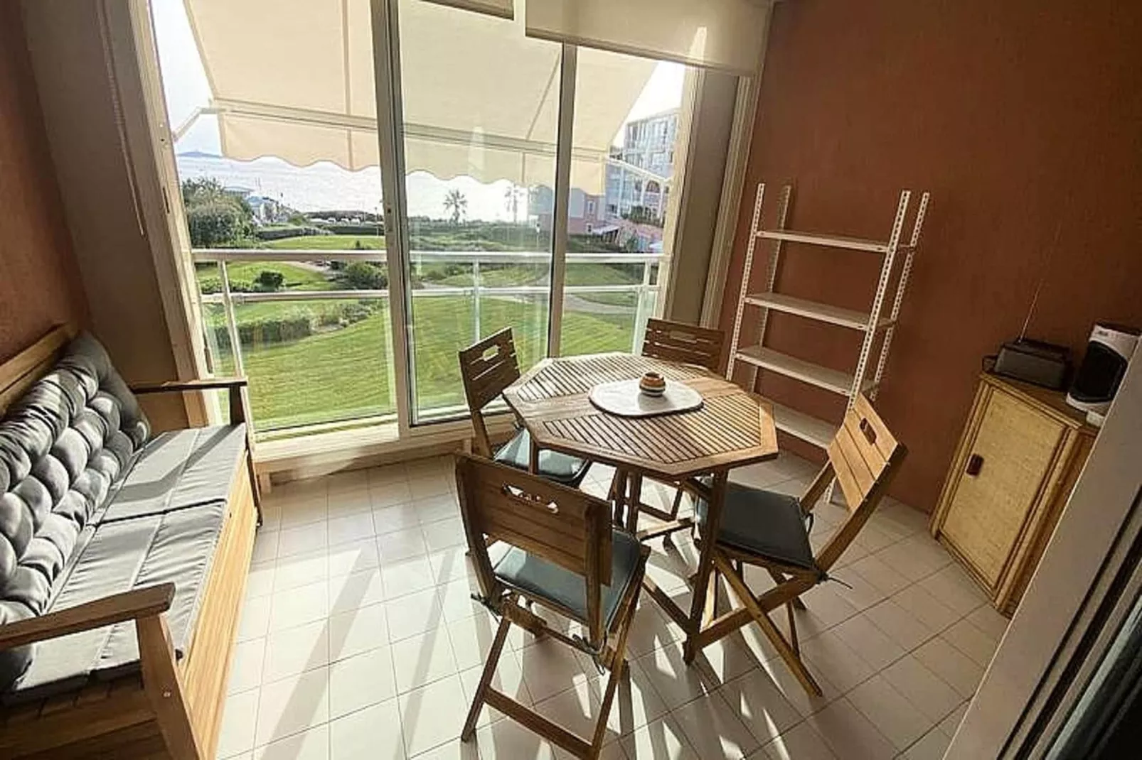 Résidence Morieres B-View in summer