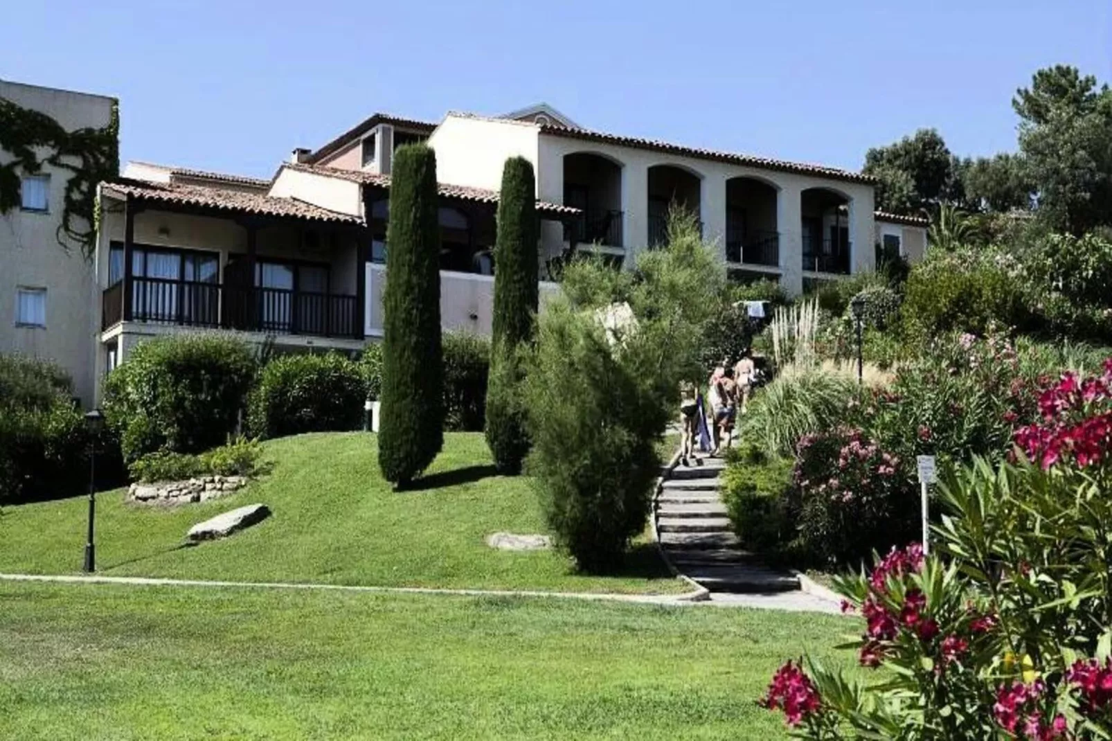 Résidence Les Parcs de Grimaud - maeva Home-Außenbereich Sommer
