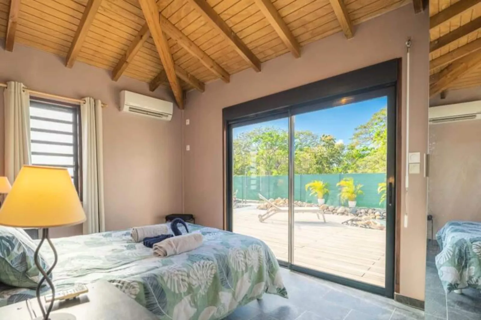 Villa Des Rochers-Image-tags.