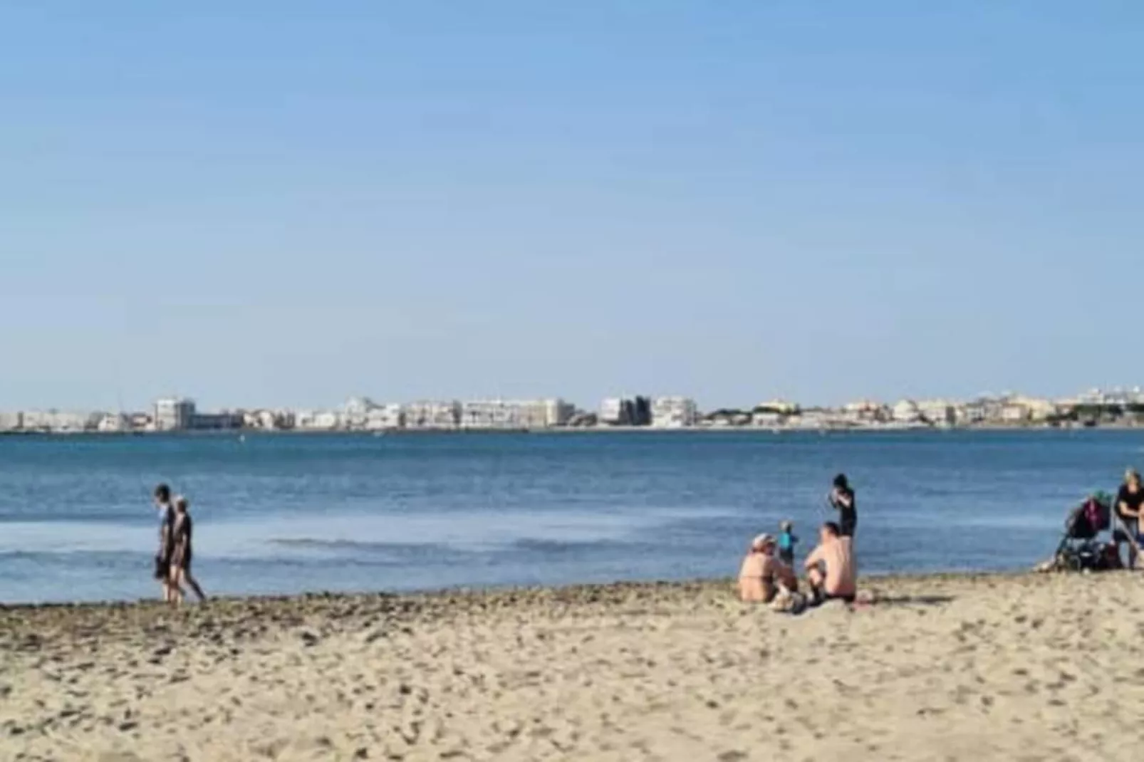 Résidence Marina Lairan Vue Sur L'eau Et Les Bateaux De Port Camargue 2 &eacute;toiles F-Image-tags.