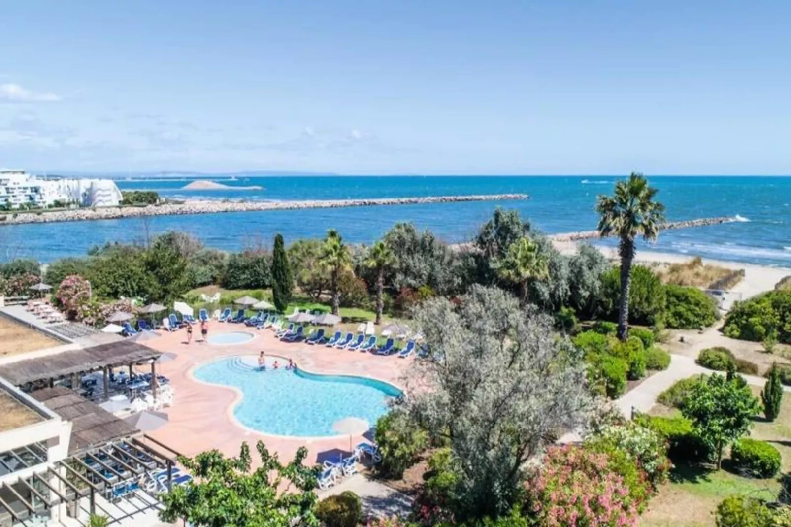 SOWELL Résidences Les Sablons***-Swimming pool