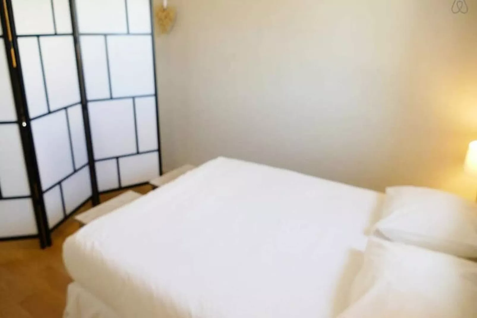 Superbe T2 De Qualit&eacute; Et R&eacute;nov&eacute;, Au Jardin Public, Pour 4 Personnes-Dining room