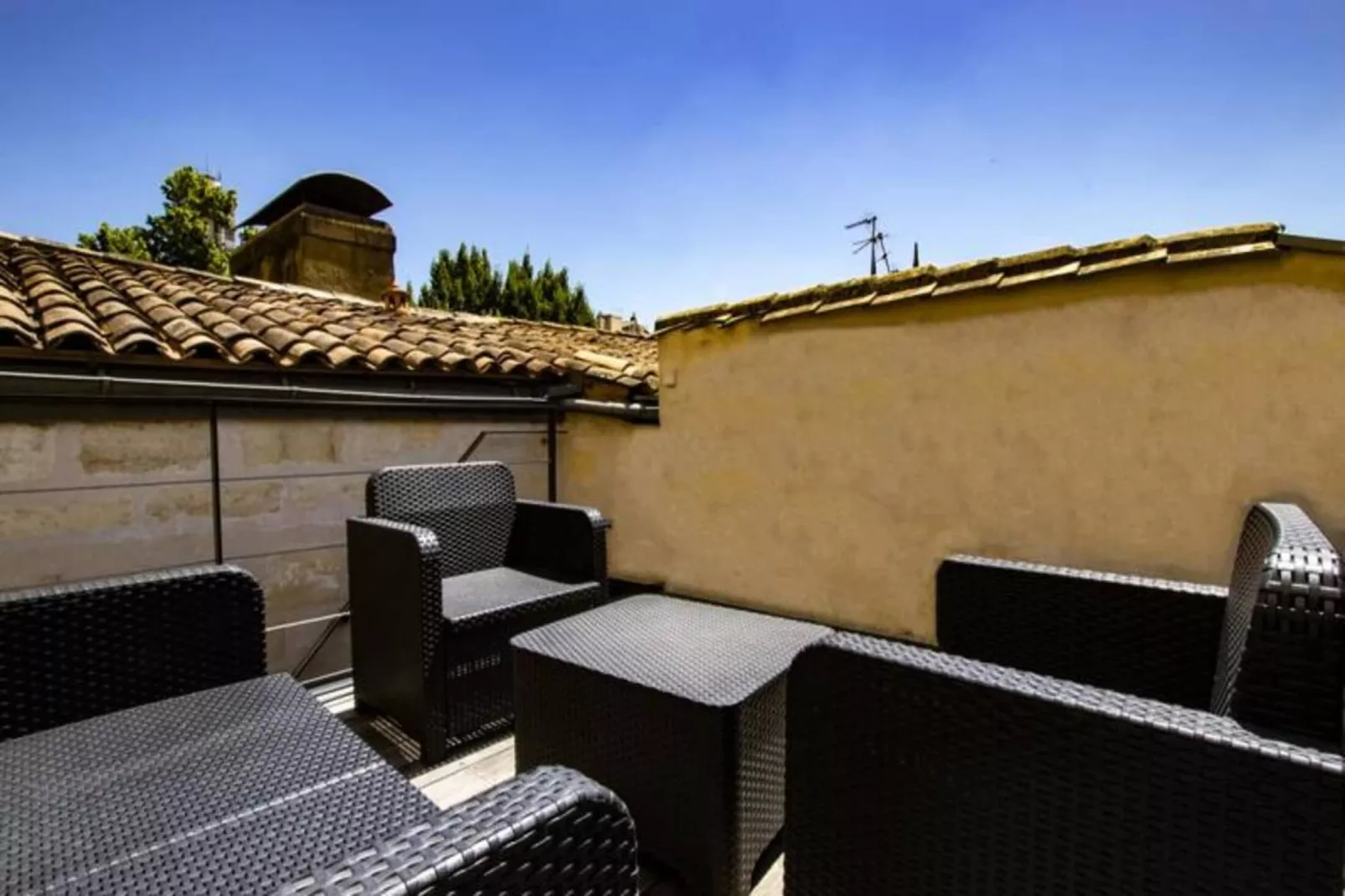 Superbe Duplex De Qualit&eacute;, En Hypercentre Avec Rooftop Et Climatisation-Terrace balcony