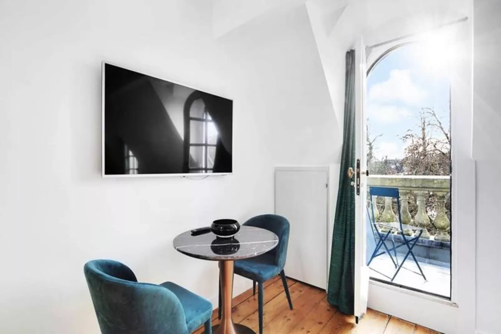 Maison Labruy&egrave;re - Suite Cosy Jardin-Exterior in summer