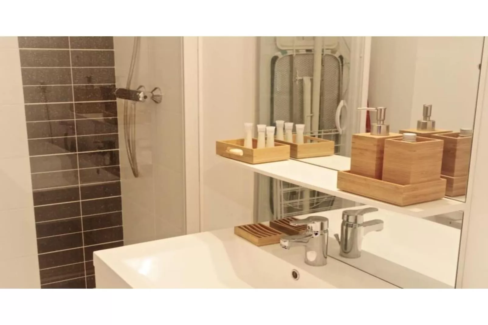 Appartement Charmant Et Moderne Pour 4 Avec Parking, Proche Cit&eacute; Du Vin-Cuisine