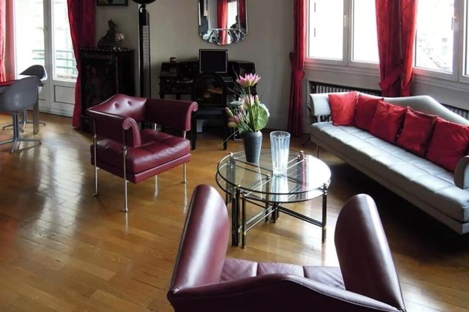 | Le Fantasque💃🏻| Hyper-centre, Commerces &agrave; Proximit&eacute; | T2-Wohnzimmer