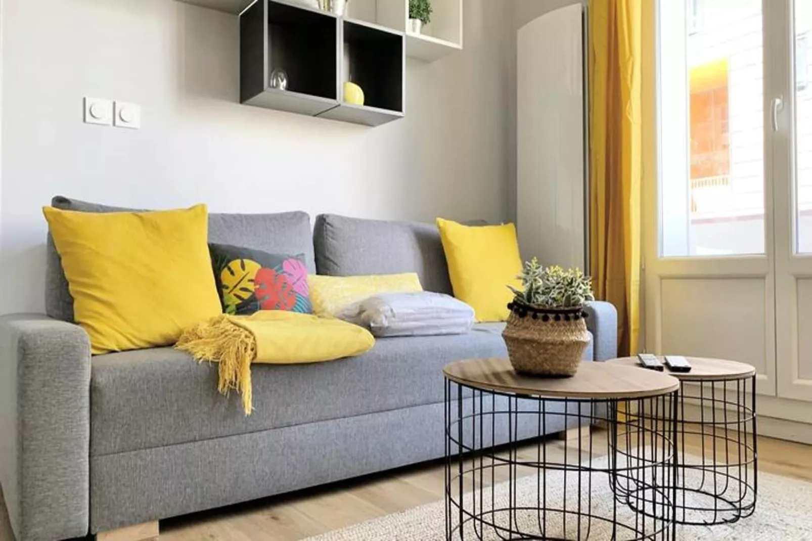 | Hello Sunshine ☀️| T3 6 Couchages| Caserne De Bonne-Wohnzimmer
