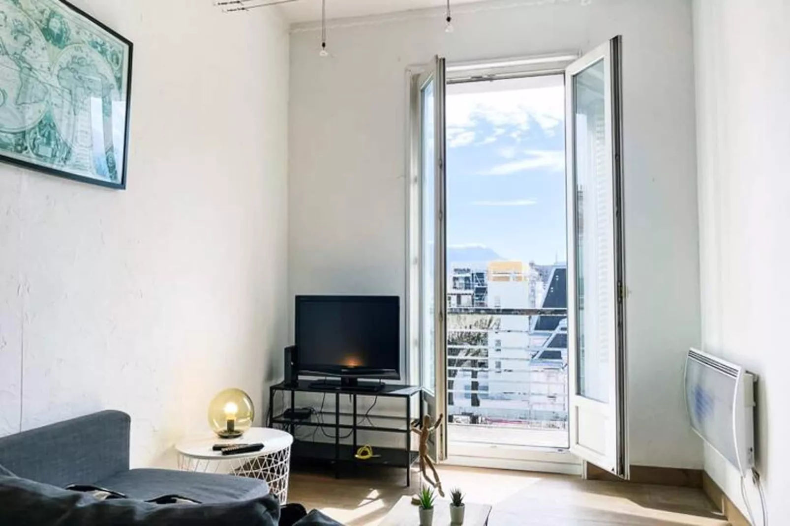 Pretty Light In Grenoble ☀ T2-Living room