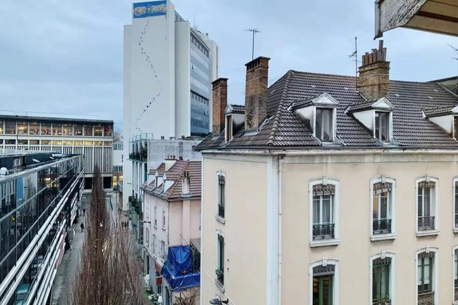 Studio Hypercentre 🌼-Exterior in summer