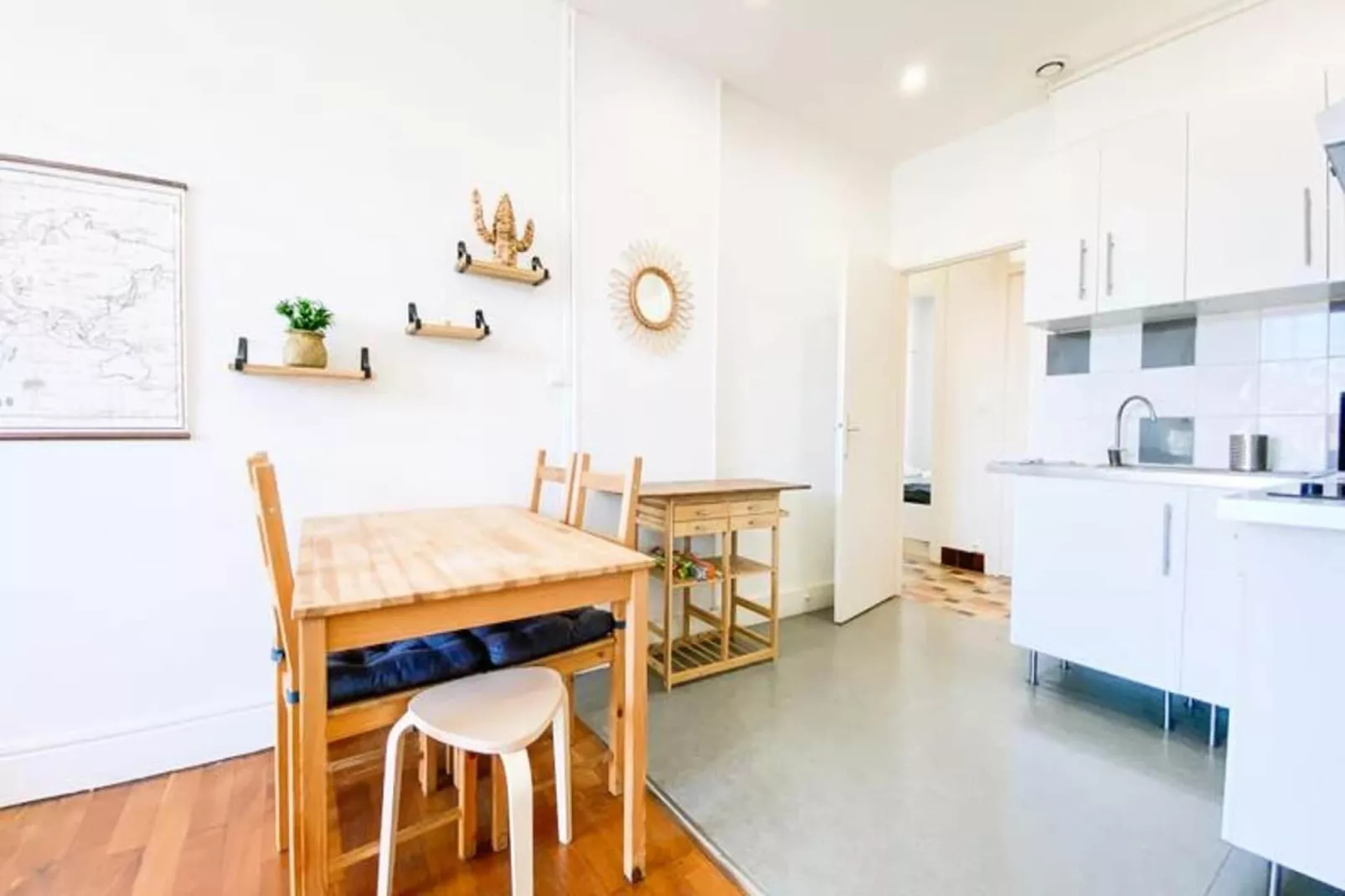 Le Berri'appart | T3 Tout &eacute;quip&eacute; | Tramway, Gare 🚡-Dining room