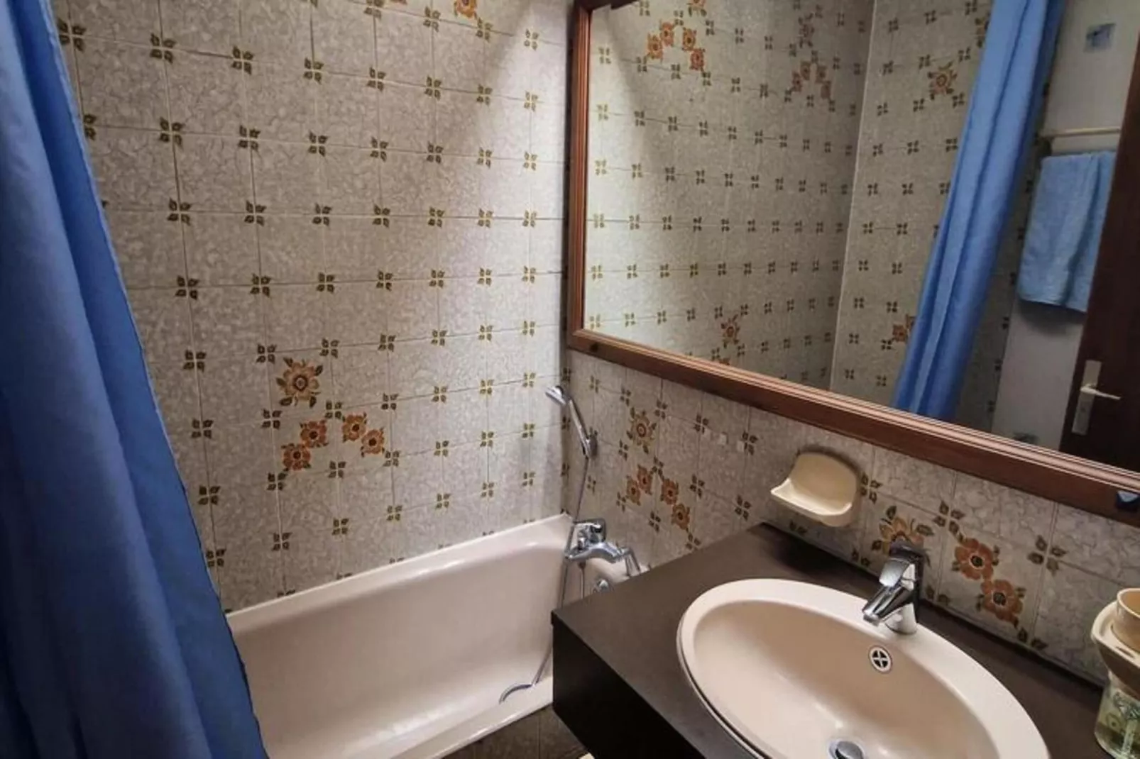 Résidence Brimbelles-Bathroom