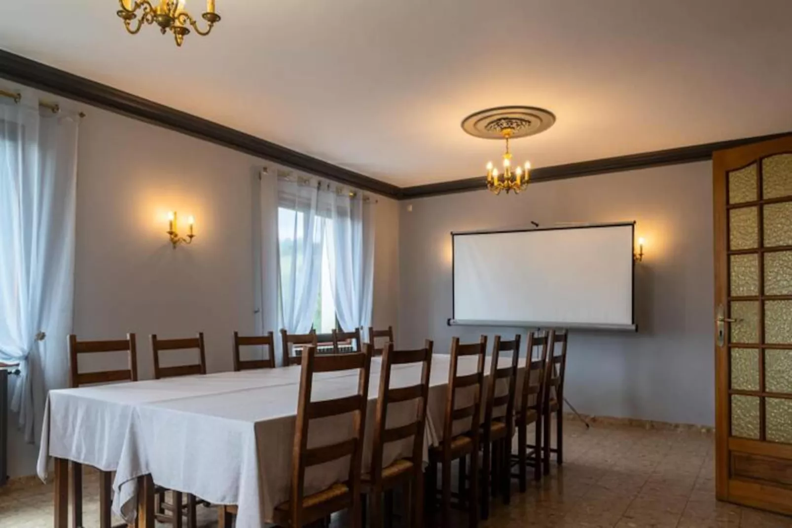 Gîte de France Bon aubrac pour 12 personnes 2 épis-Image-tags.