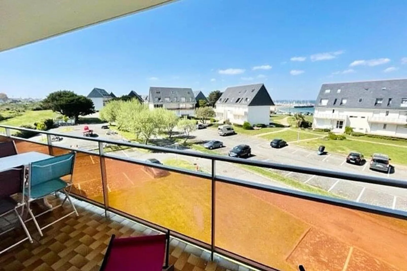 Résidence Adal D'arvor-View in summer