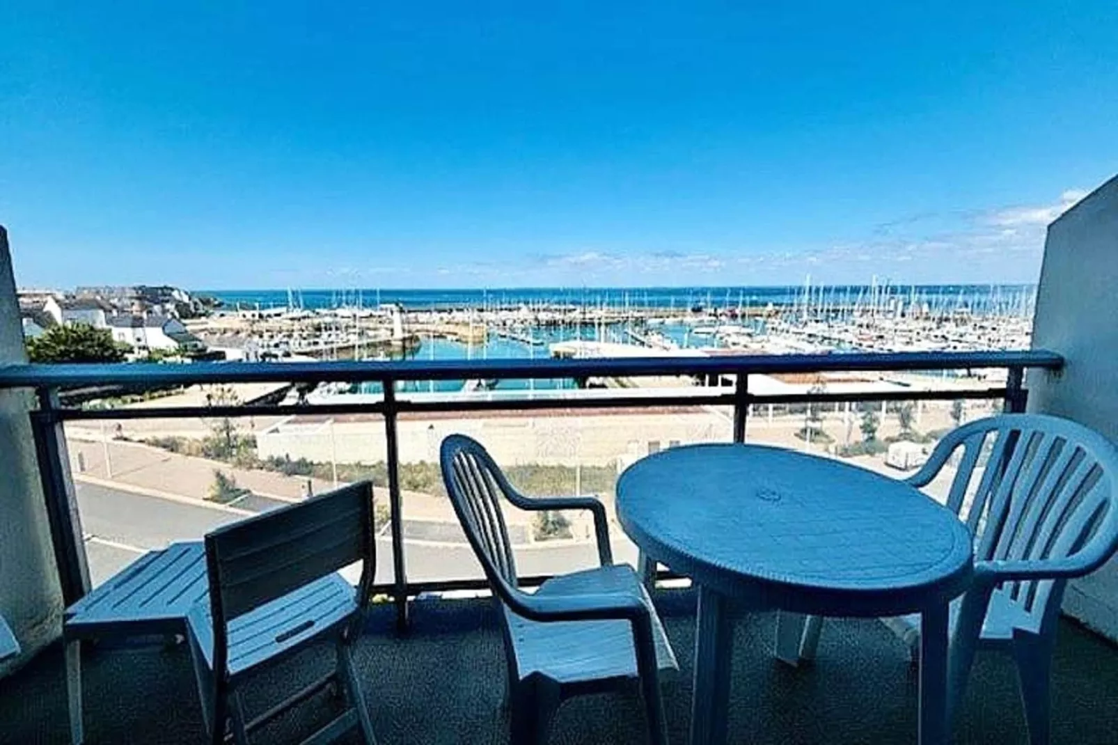 Résidence Le Mane-Terrace balcony