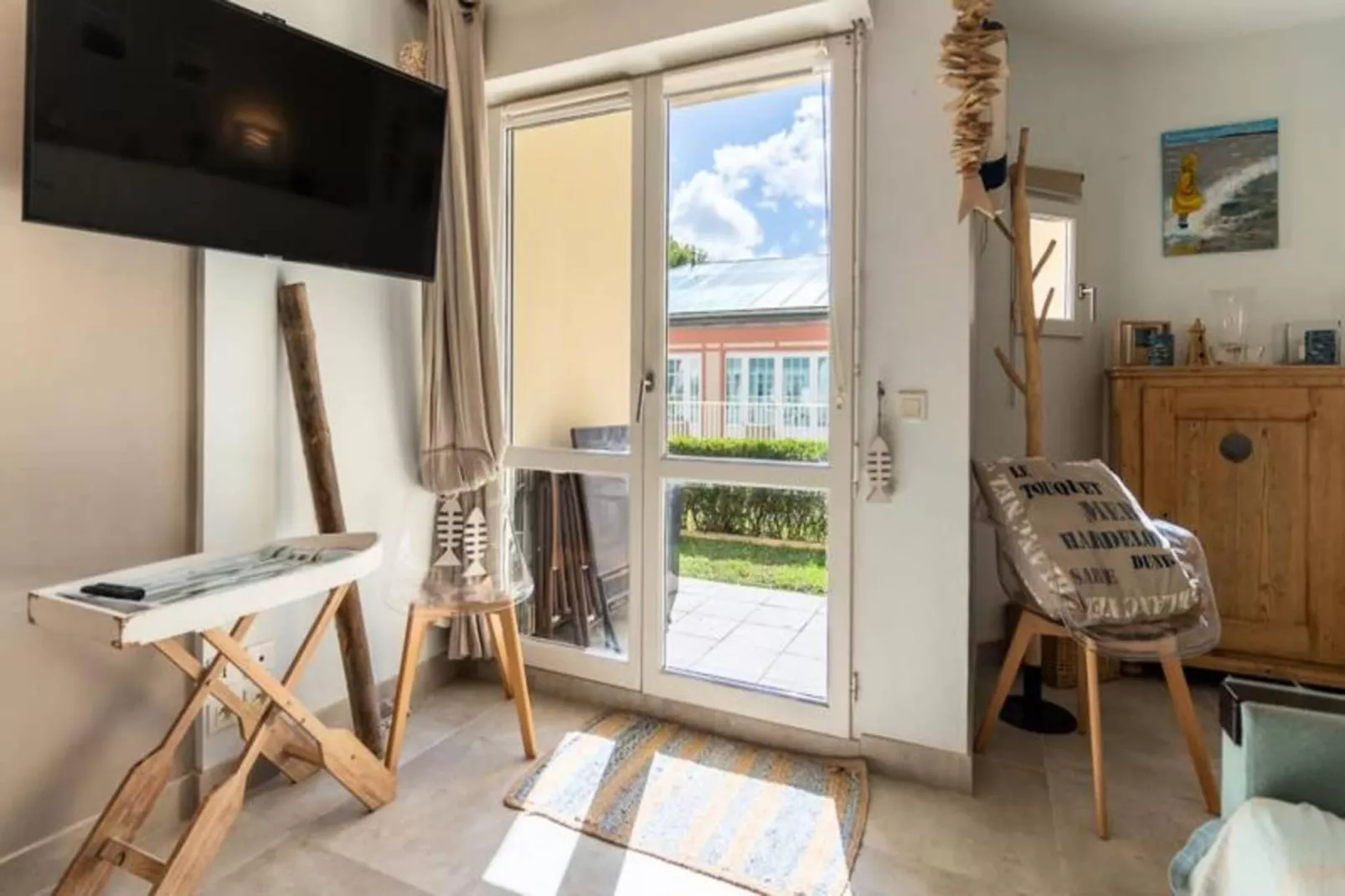 Résidence Appartement Pour 4 Pers Avec Piscine, Tennis Et  Parking 56-Exterior in summer