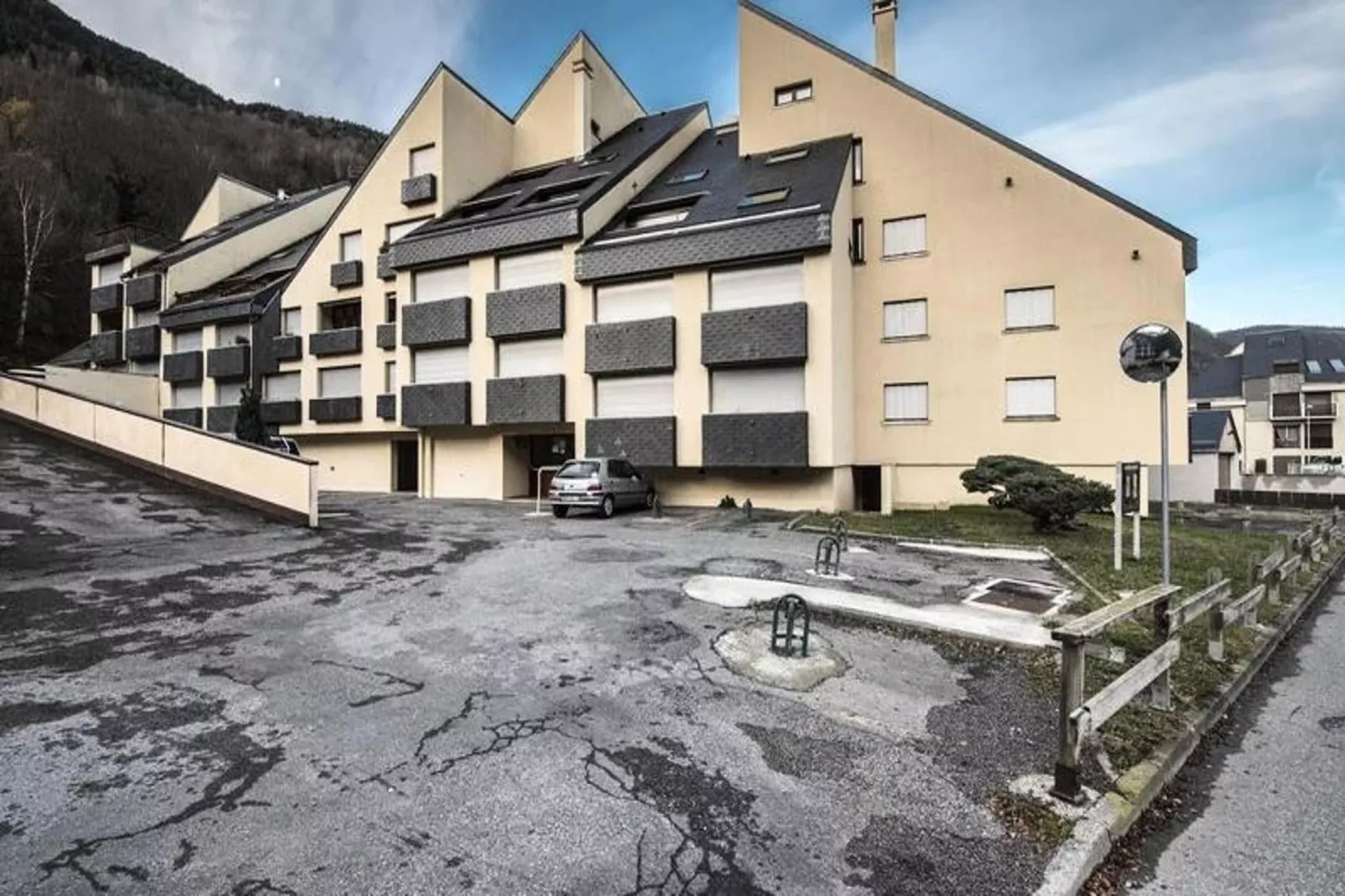 Résidence Grand Pre C-Exterior in summer