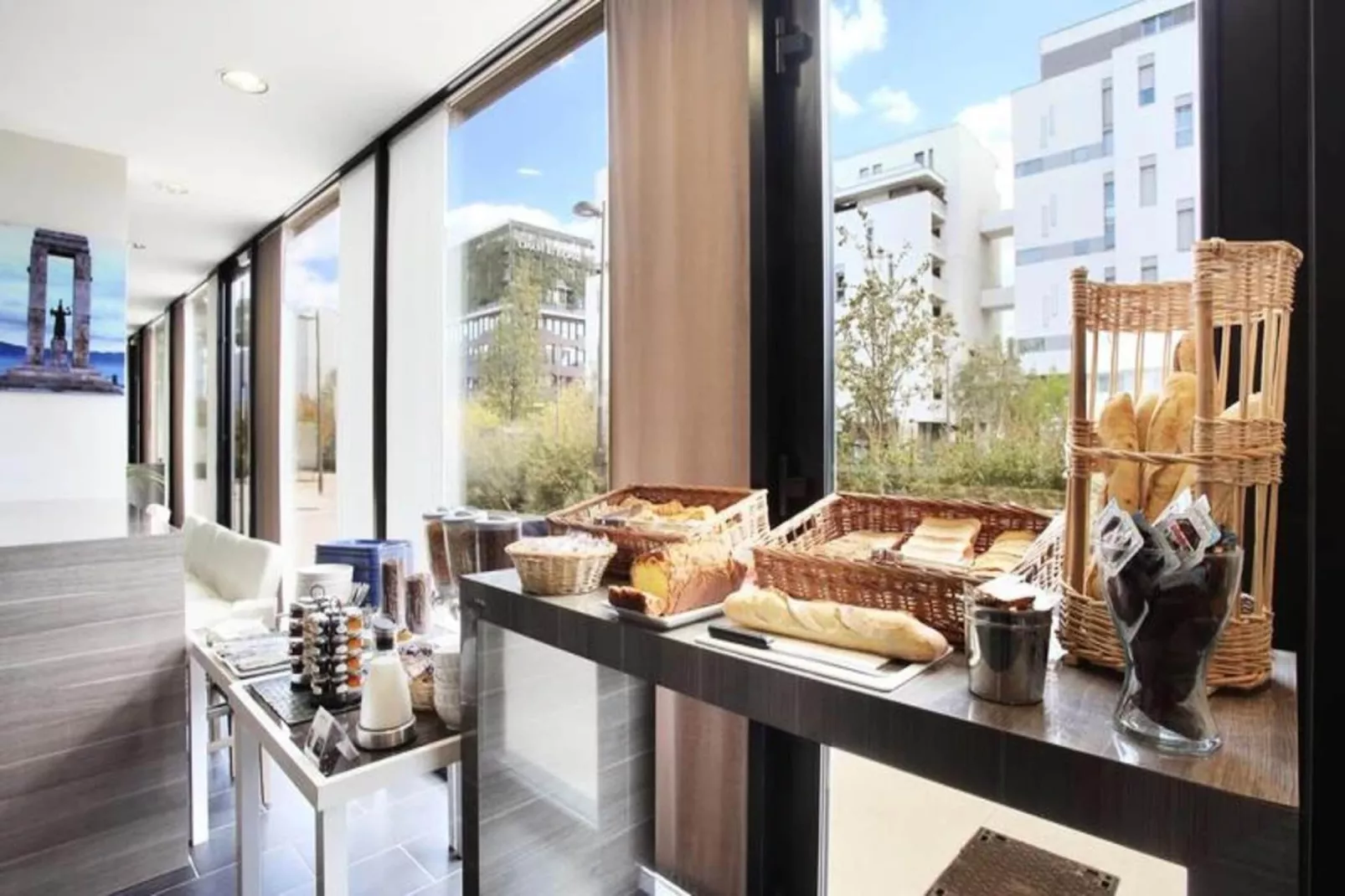 Appart'hôtel Odalys Confluence-Exterior in summer