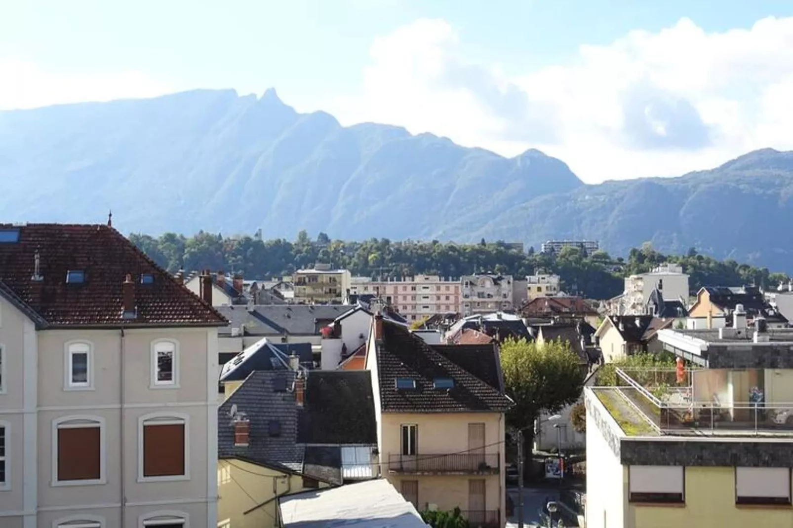 Résidence Le Chateau Durieux 3-View in summer