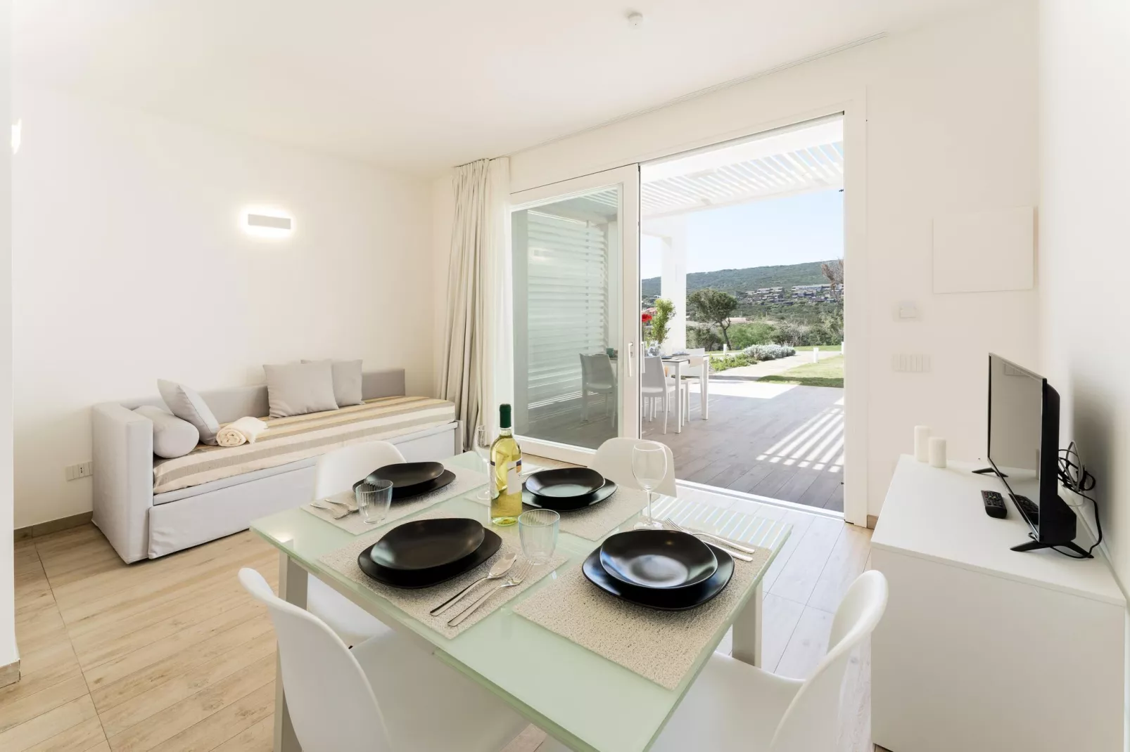 Residence Capo Falcone Stintino "Bilo 4 Comfort"-Dining room