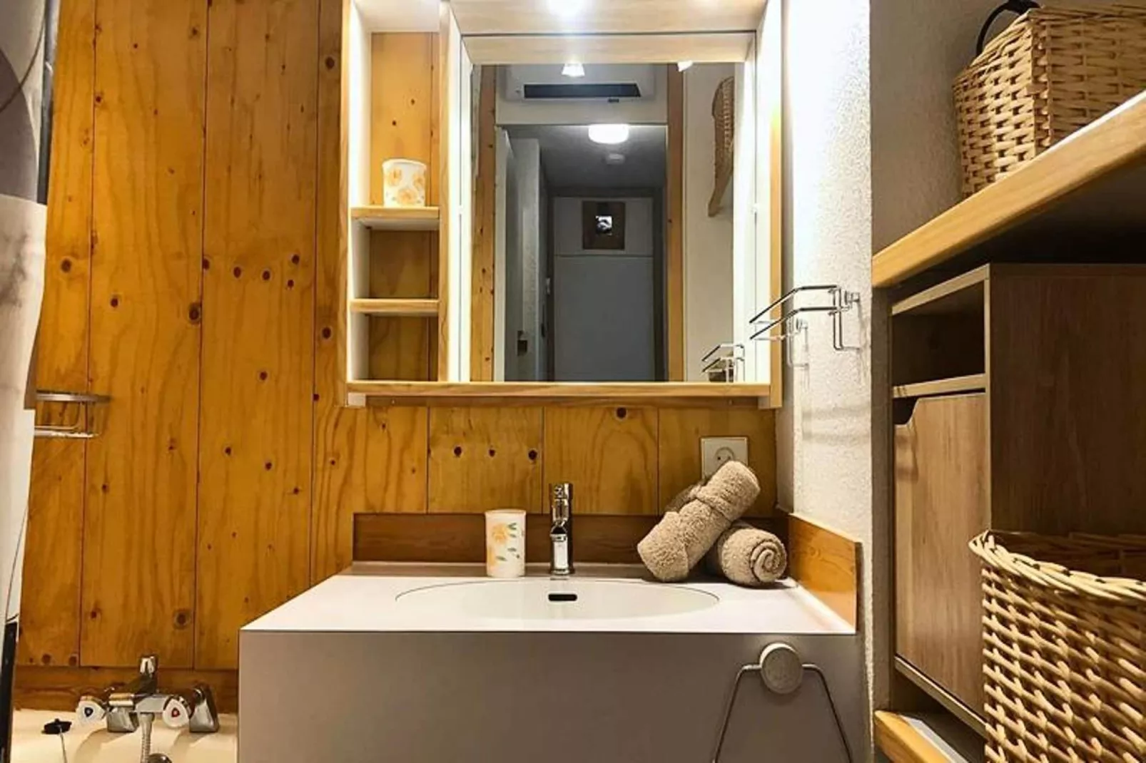 Résidence Camarine-Salle de bain