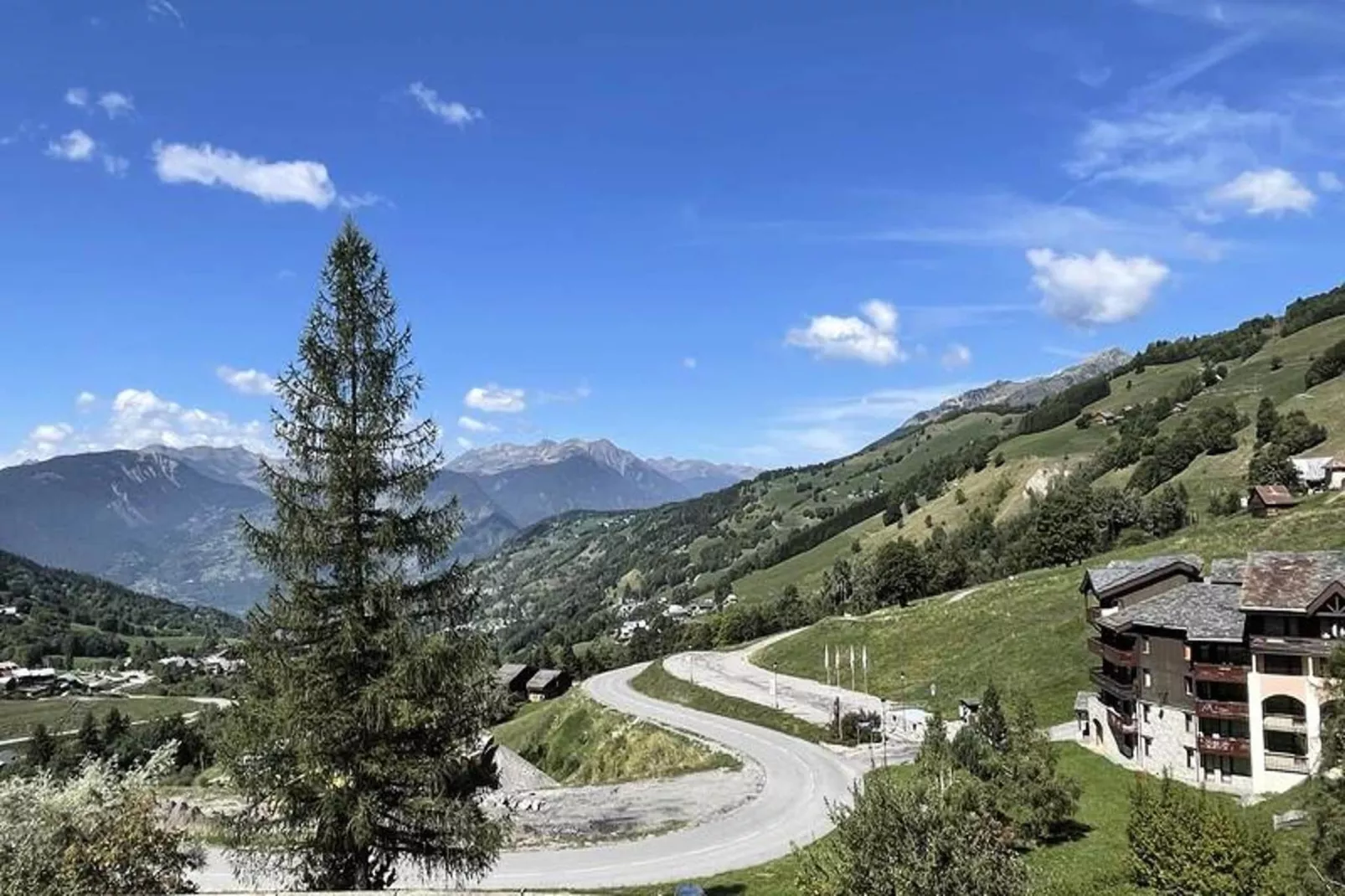 Résidence Athamante - Areas within 1km in summer