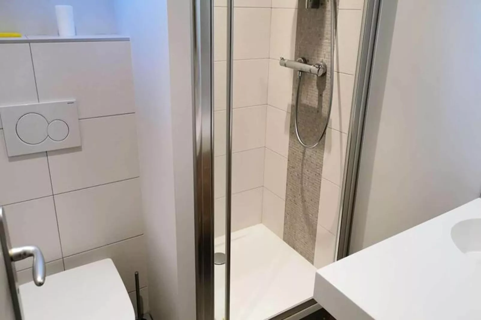 Résidence Lauziere Dessous-Badezimmer