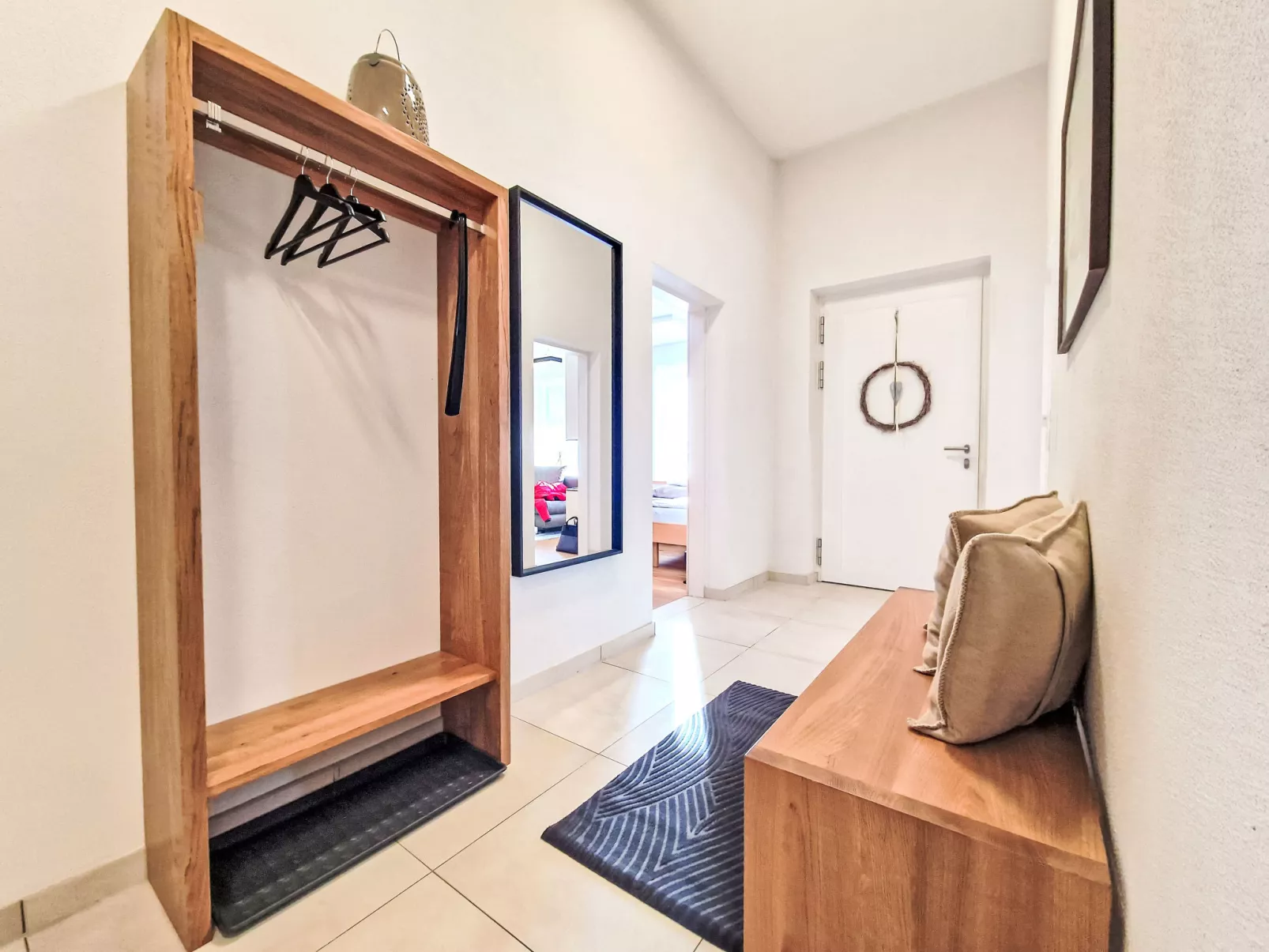 The Rock Design-Dedans