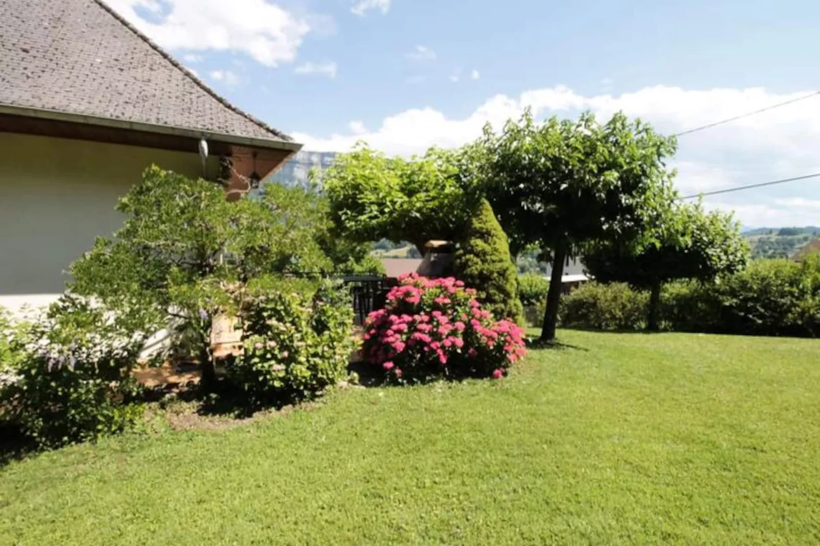 Belle Villa Sur Les Coteaux Du Lac D'aiguebelette!-Image-tags.