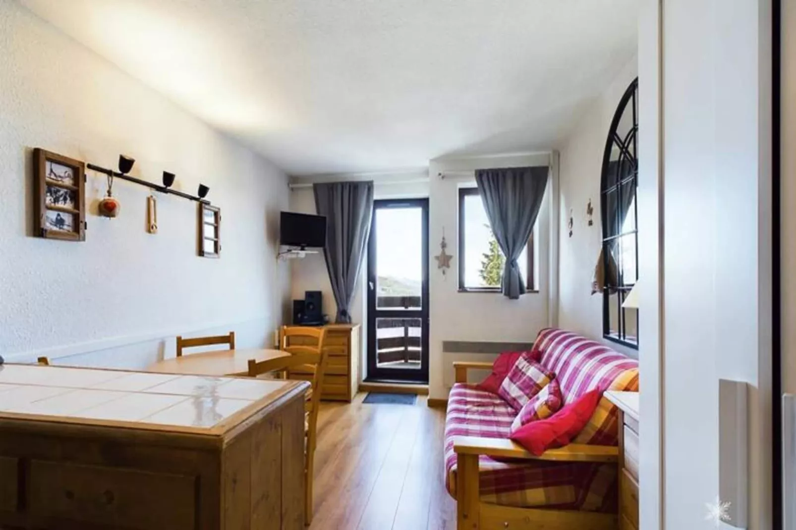 Résidence Bouquetins A-Exterior in summer