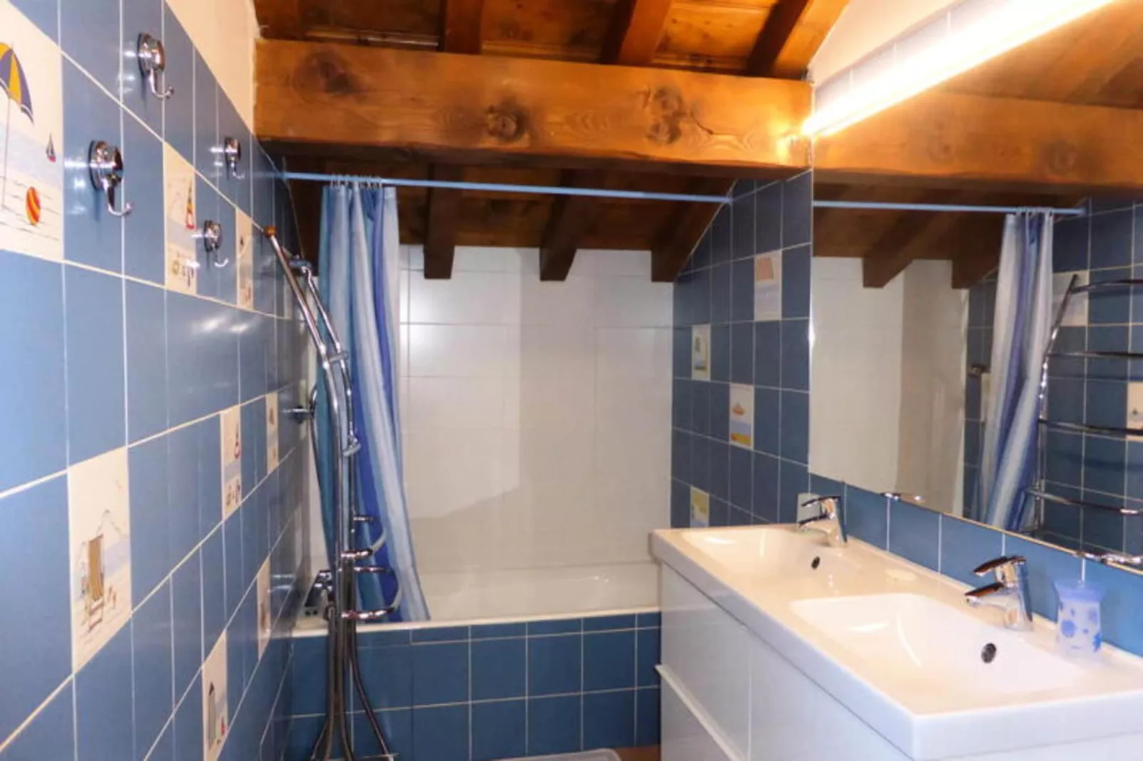 Chalet Ulysse-Exterior in summer