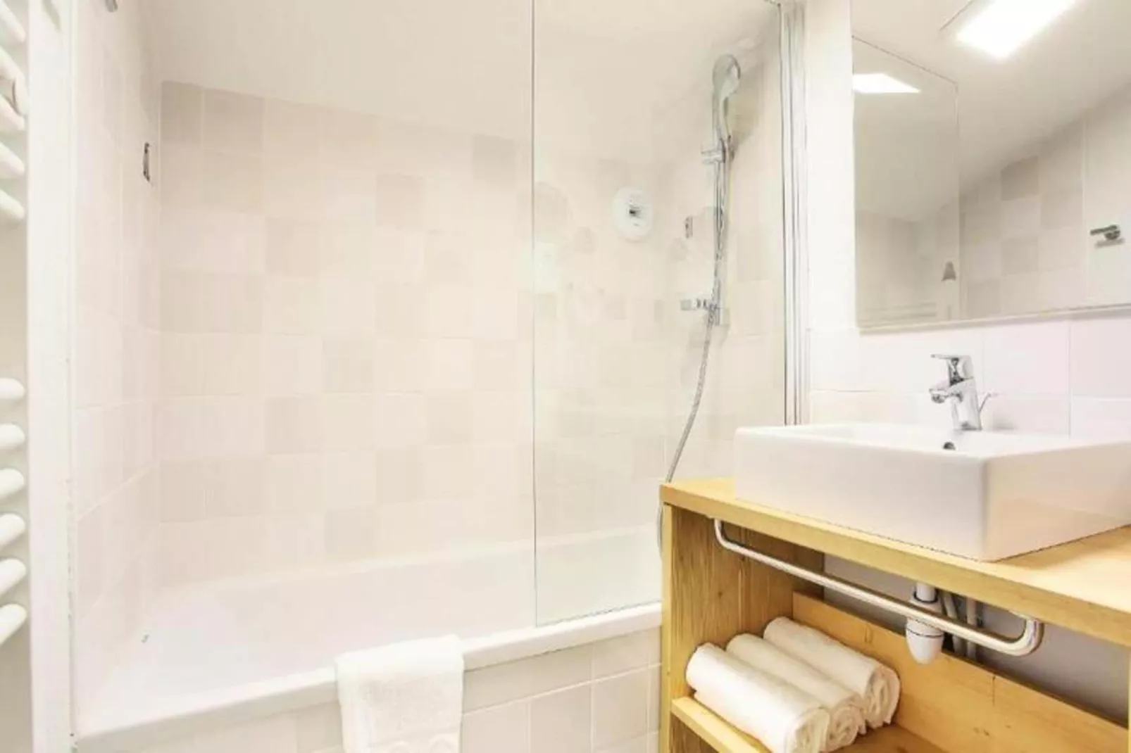 Résidence Prestige Odalys Les Fermes de Châtel-Bathroom