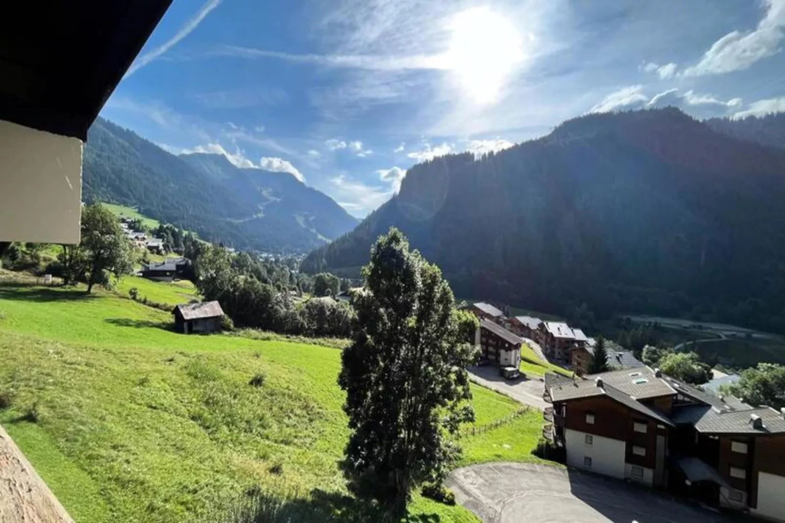 Résidence Chaumiere Des Neiges-Gardens in summer