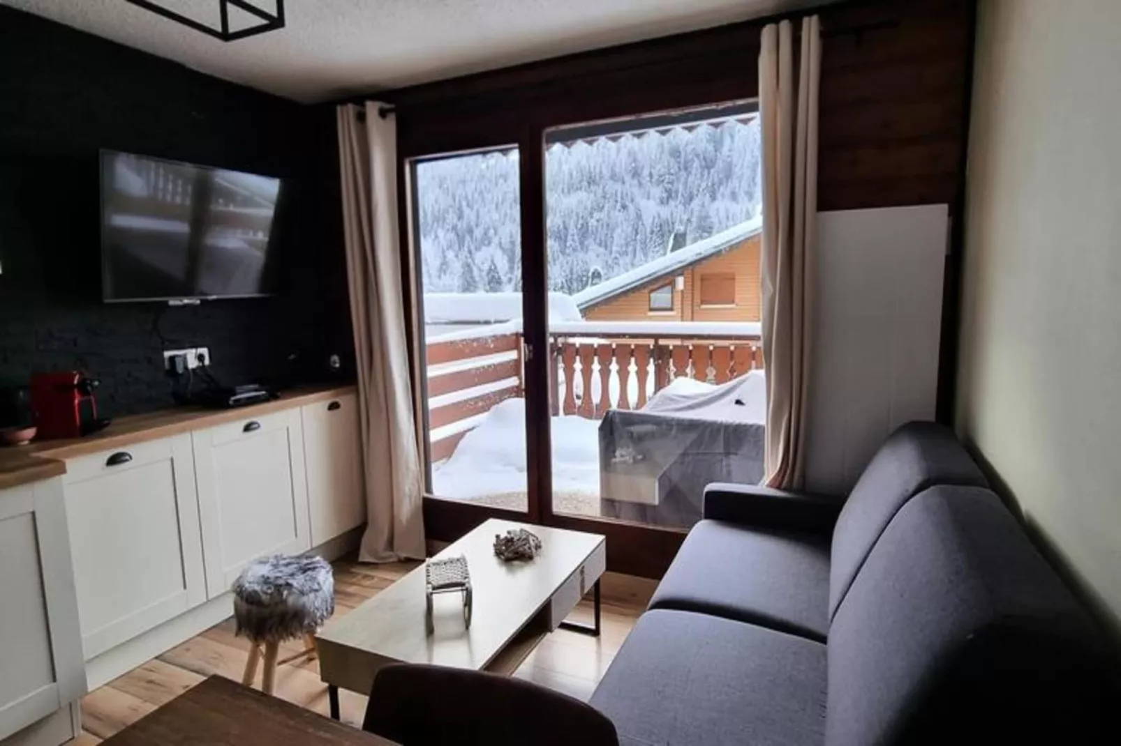 Résidence Les Perthuis-Exterior in summer