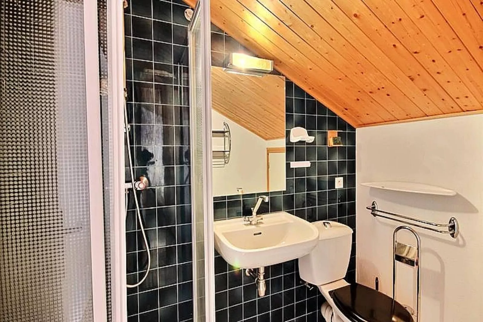 Appartements à Saint Jean d'Aulps-Badezimmer