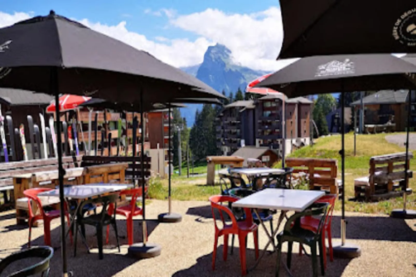 Résidence Odalys Le Buet**-Exterior in summer