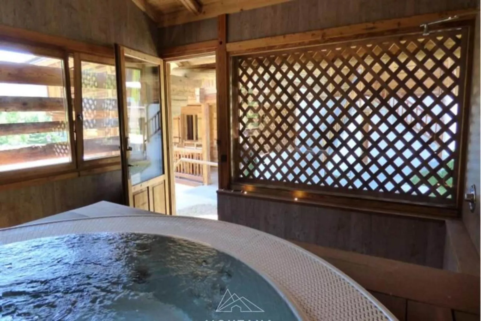 Chalet Rayjeanne-Außenbereich Sommer