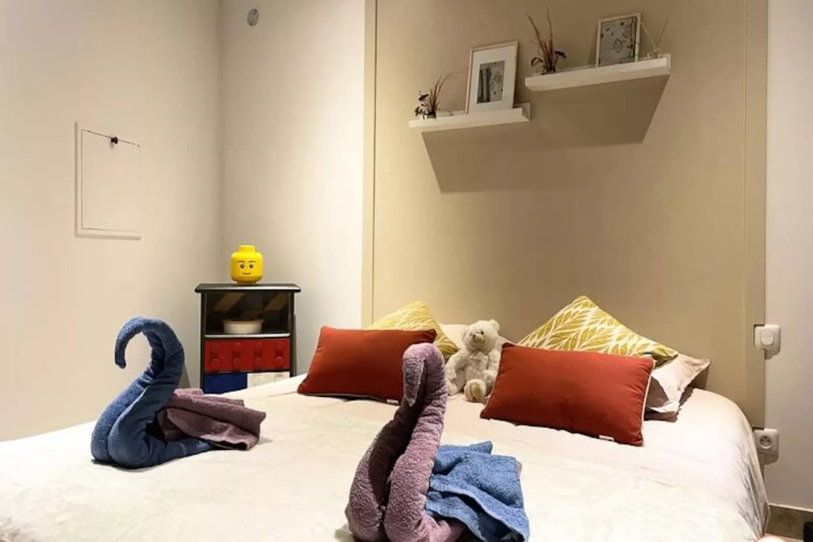 🚂 The Central Station - Parking - 50m Gare-Image-tags.