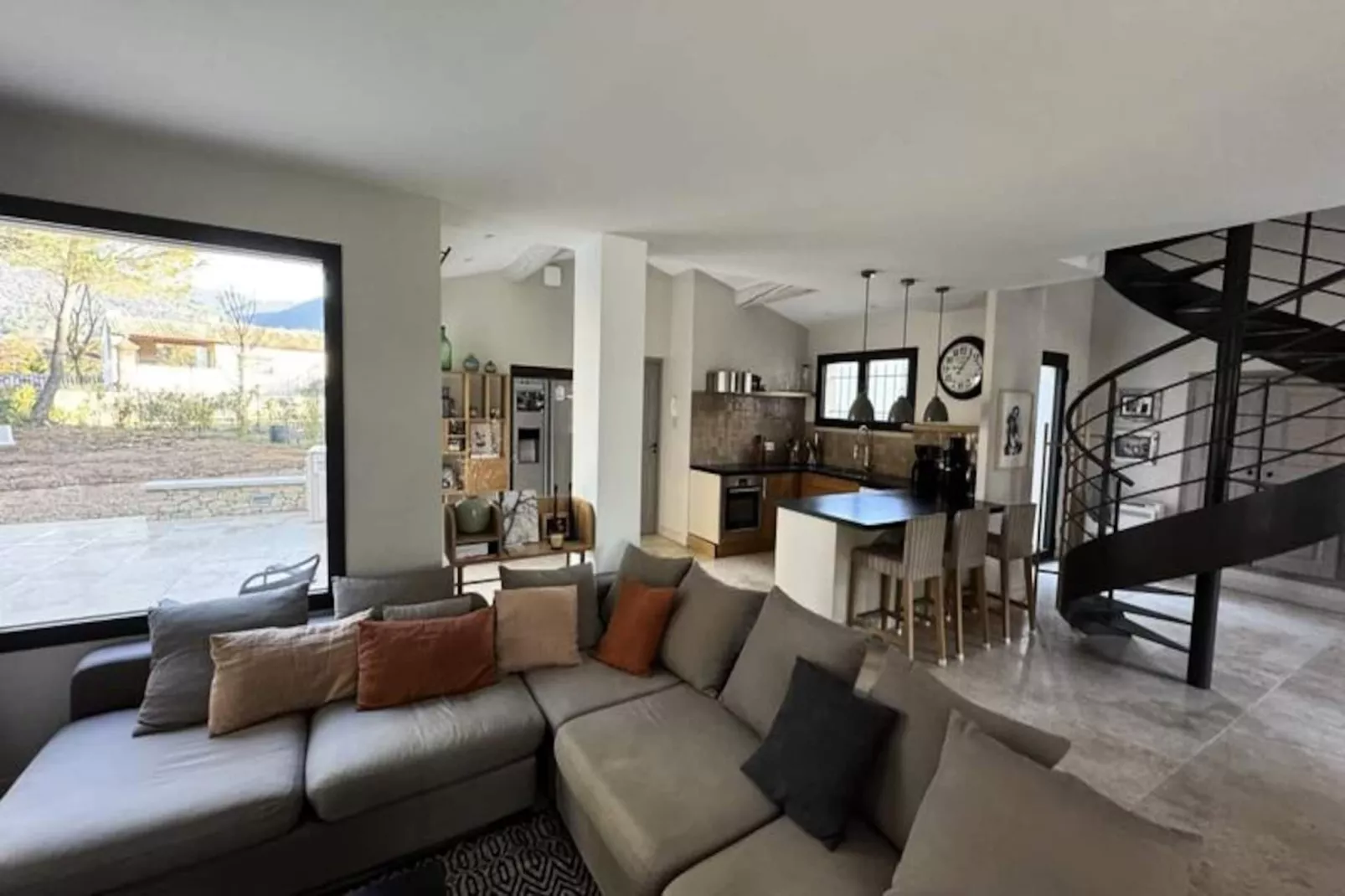 Bastide Blanche : Votre &eacute;vasion En Provence-Image-tags.