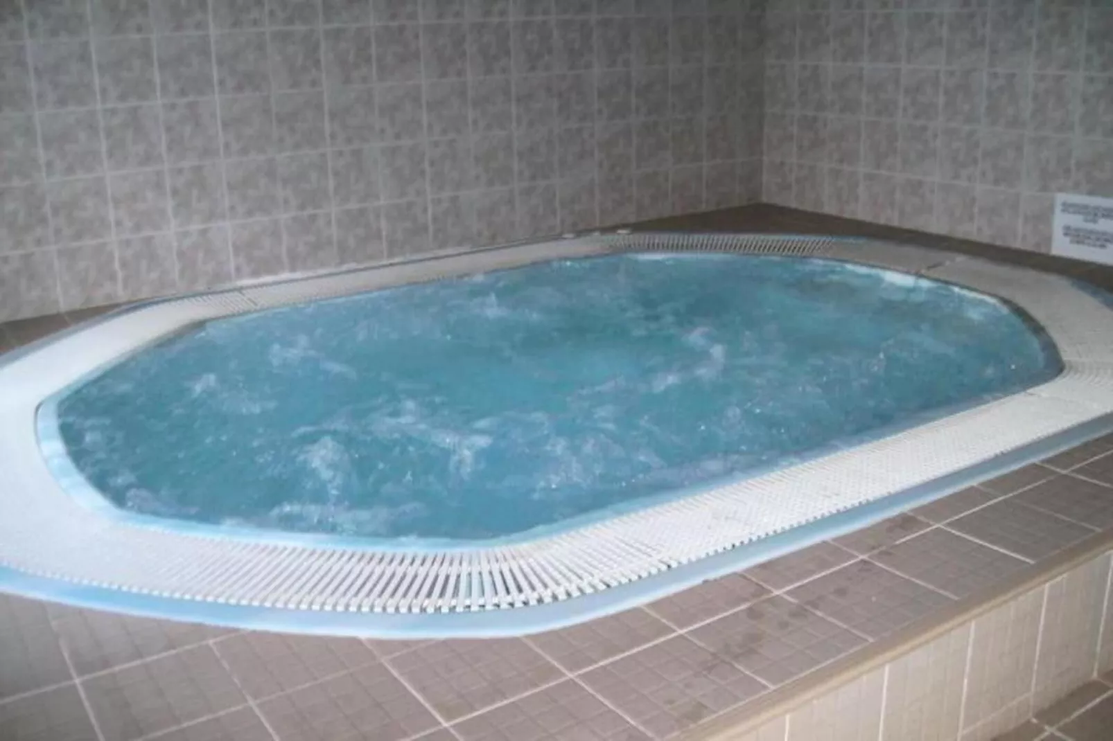 Mobil-home 6 pers. avec accès piscine et complexe aquatique-Extérieur été