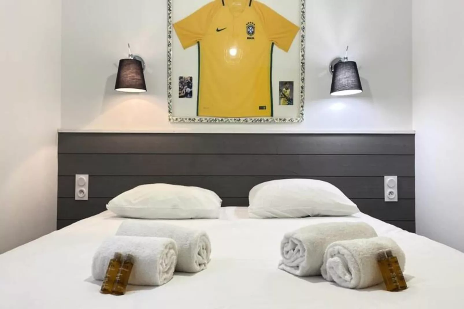 Villa Br&eacute;sil - Domaine Le Sherwood-Exterior in summer